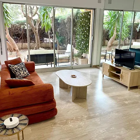 With Private Garden Of Cannes Le Cannet